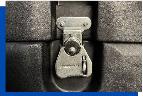 Transport case has fully recessed latches
