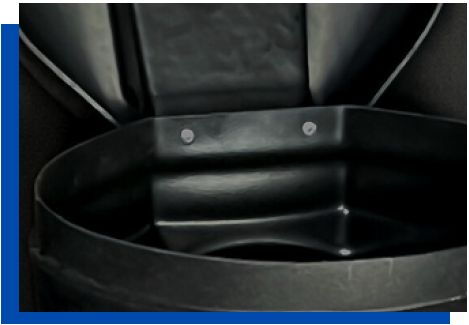 Transport case has steel hinges